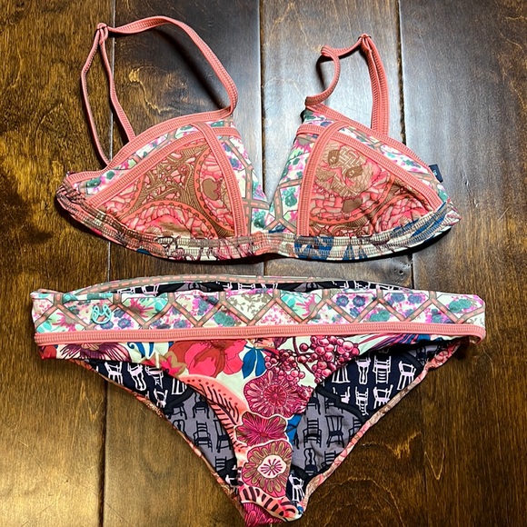 New Maaji two pics reversible swim suit - Picture 1 of 7